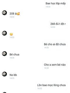Bé học sinh